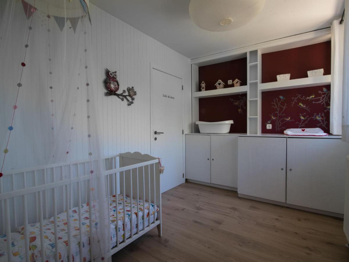 Leuk Huis Met Zwembad Cetturu Pokoj fotografie